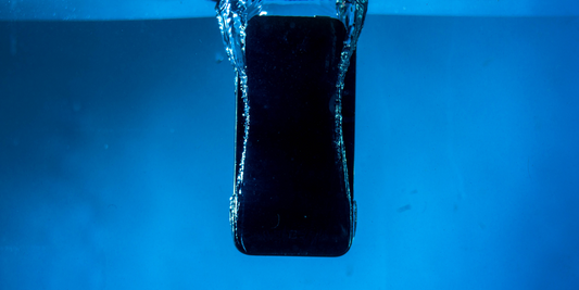 Water-Damaged Phone? What to Do Immediately Before Visiting a Repair Shop